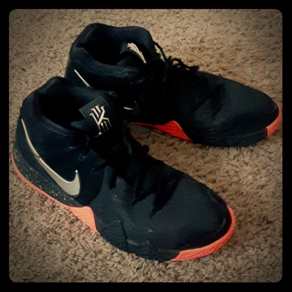NIKE KYRIE 4S BLACK & ORANGE COLOR - Picture 1 of 6
